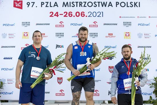 Najlepsi młociarze na podium